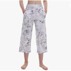 Rosemmetti Yoga Capris Pants Bootleg Tummy Control Flare Crop White Camo Sz 6